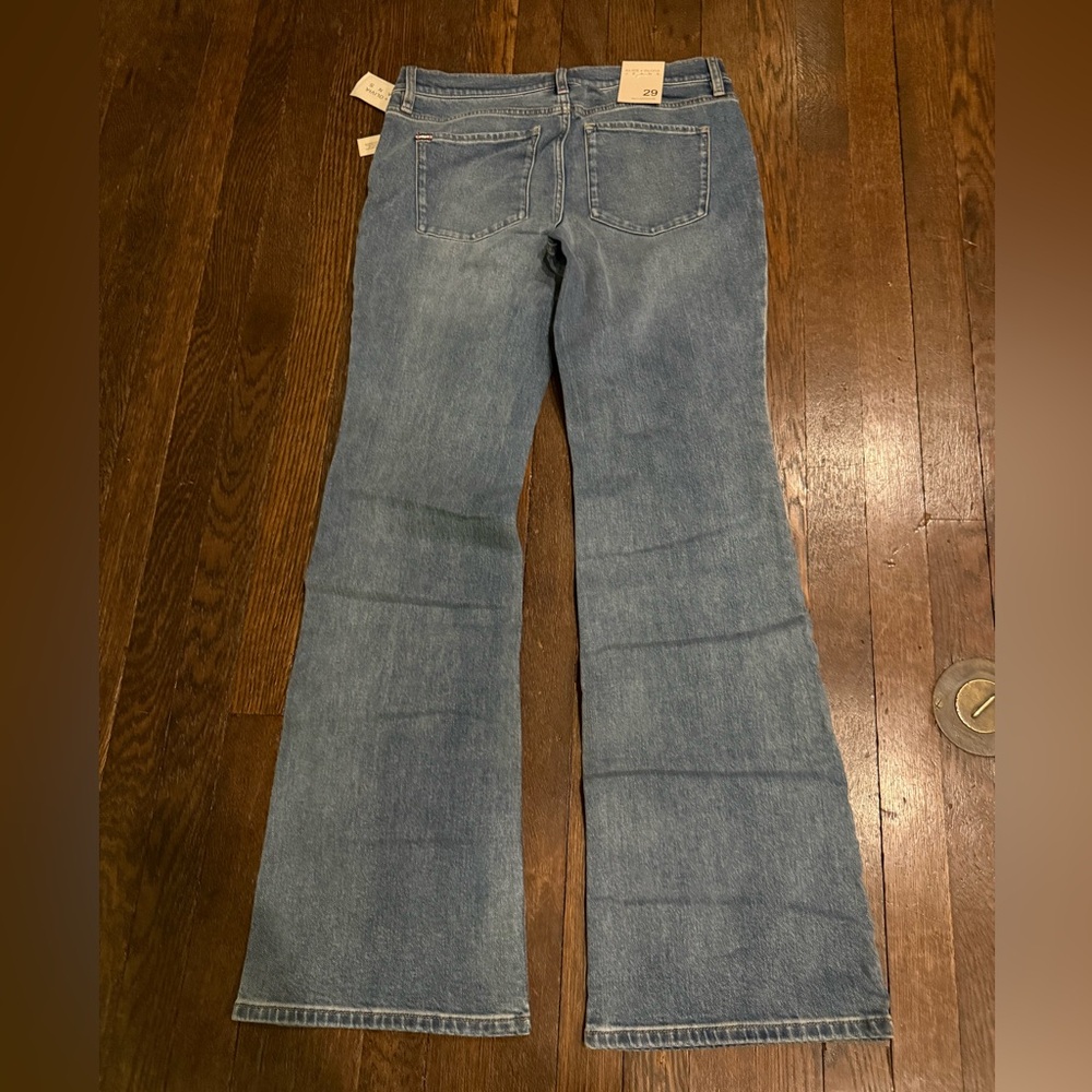 Alice + Olivia Women's Flare Jeans in Blue - Picture 4 of 4